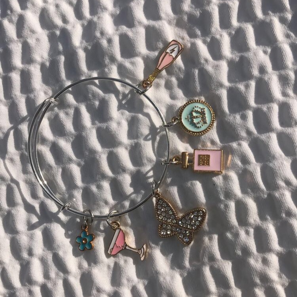 Hand designed charm bracelets - Picture 2 of 8